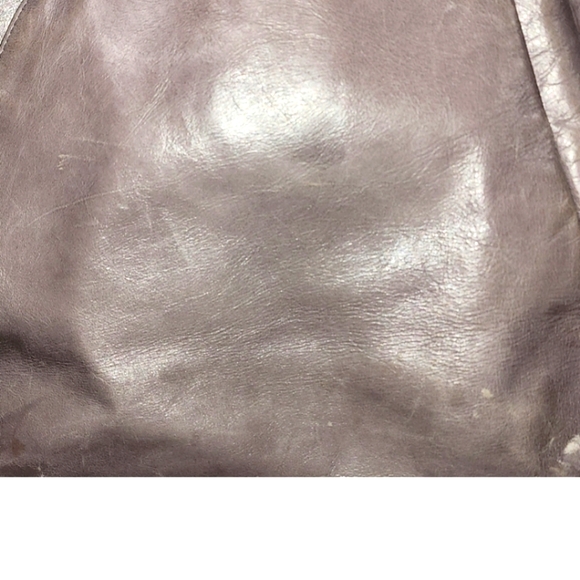 HOBO distressed leather clamshell shoulder bag with zip closure - Picture 2 of 7